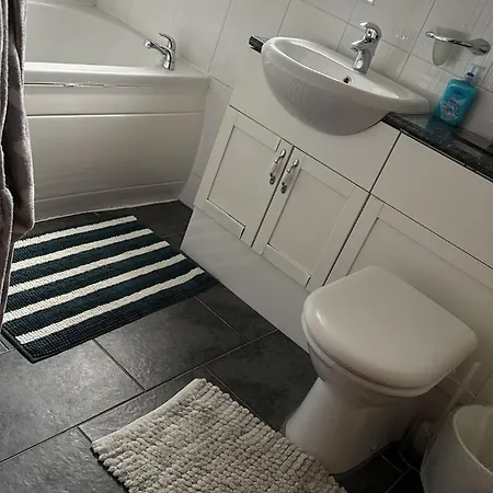 In Rose Meare Gardens Vendégház *