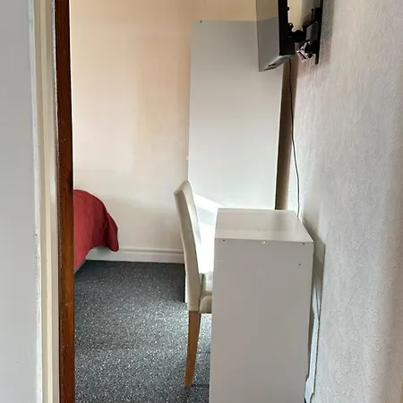 Penzion In Rose Meare Gardens