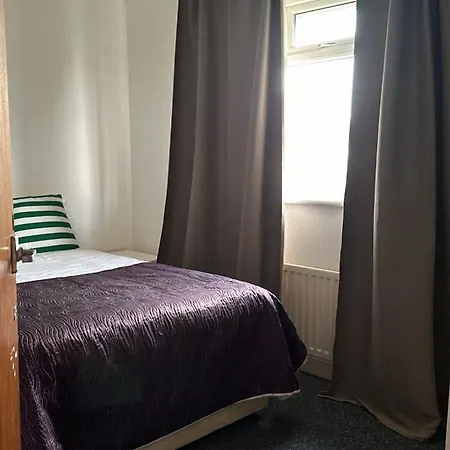 Vendégház In Rose Meare Gardens Bristol