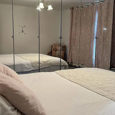 In Rose Meare Gardens Maison d'hôtes