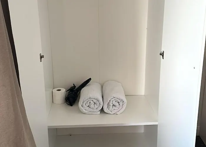 招待所 In Rose Meare Gardens