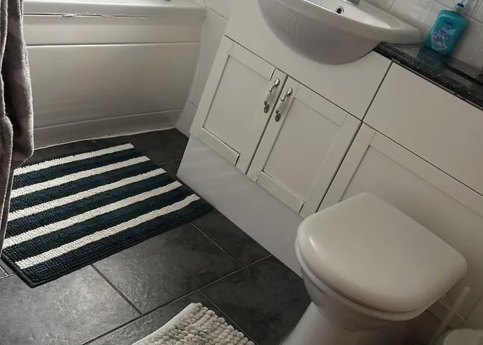 In Rose Meare Gardens Penzion *