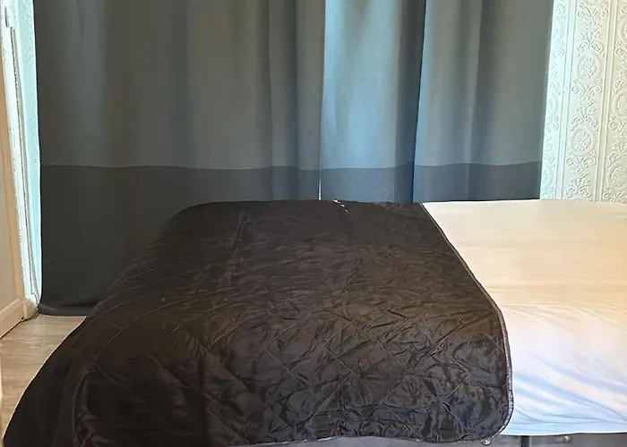 In Rose Meare Gardens Πανσιόν