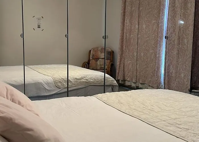 In Rose Meare Gardens 招待所